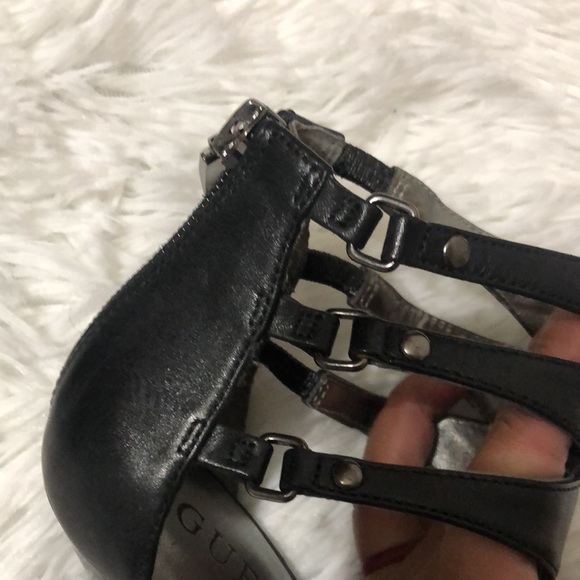 Guess Women’s Heels Zip Up - Picture 3 of 9